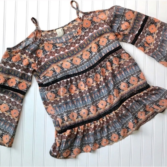 •Paper Crane• cold shoulder top {D8} - Picture 4 of 6